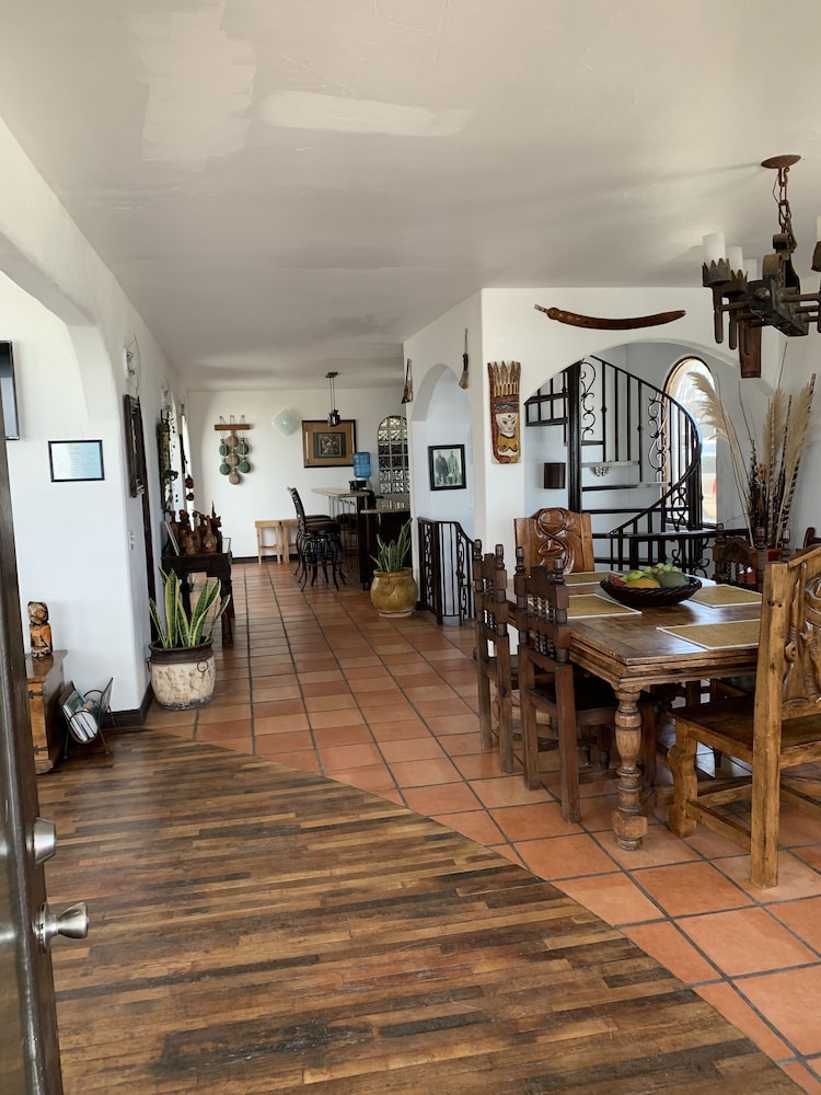 Casa Playa Baja