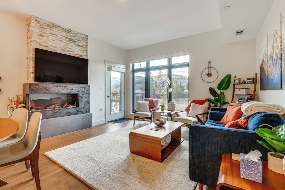Mountain-view Condo in Downtown Winter Park!