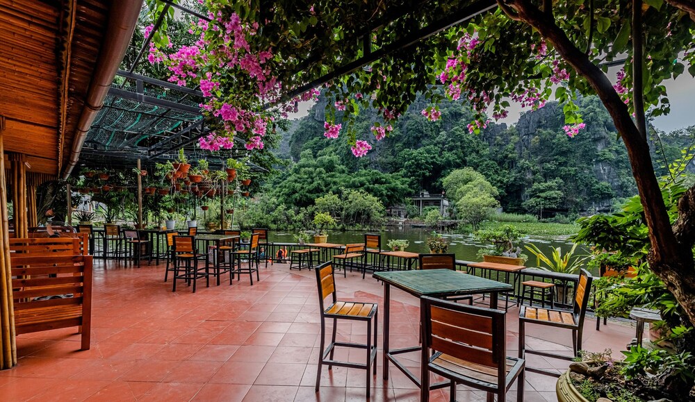Tam Coc Bungalow
