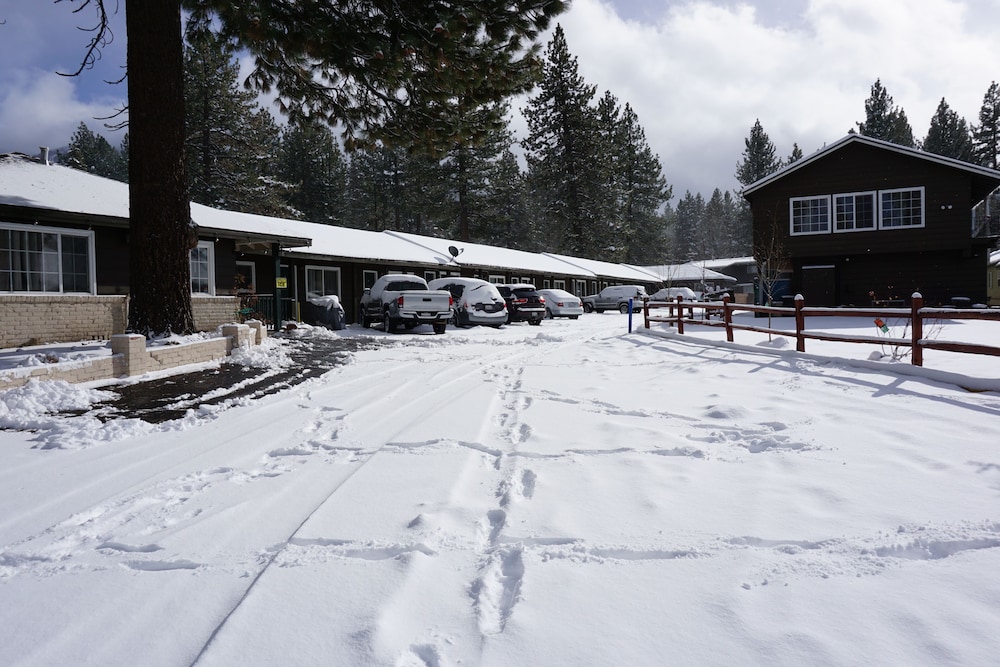 Lake Tahoe Vacations - AA Lake Tahoe Inn - Property Image 13