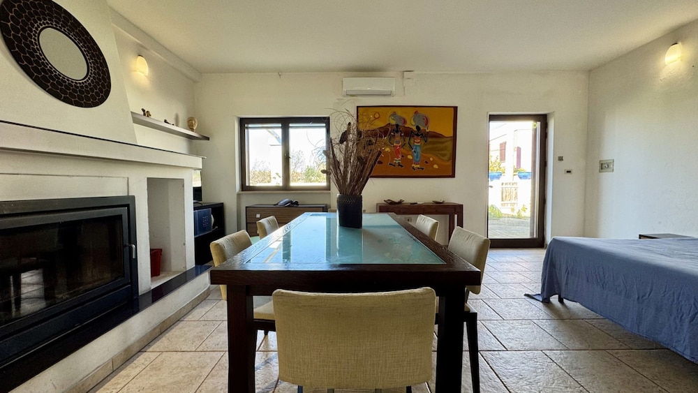 Villetta Certosina 1 - Villa Just a few Meters From the sea