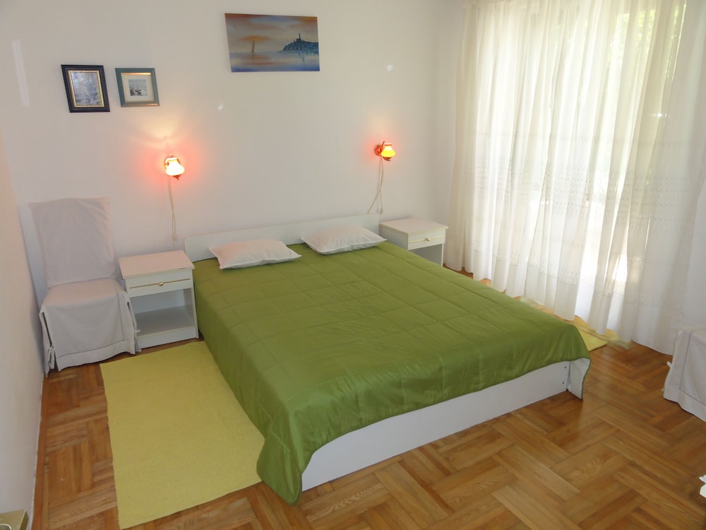 Cozy apartment Buterer view 2