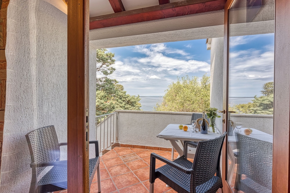 Valdarke Sea View Apartment