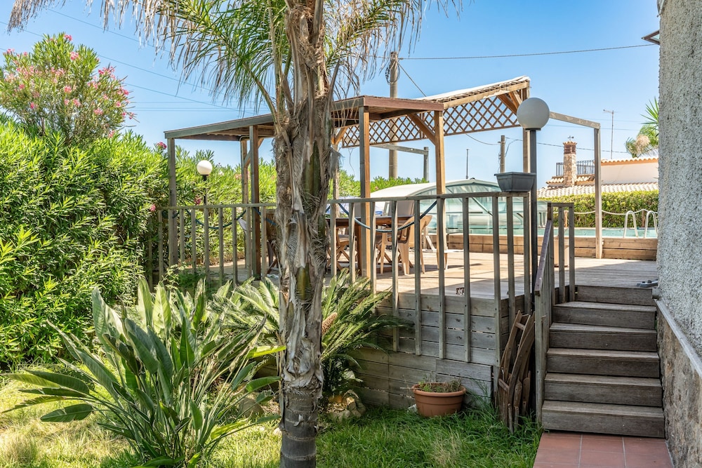 Casa Matilde Vista Mare con Piscina by Wonderful Italy