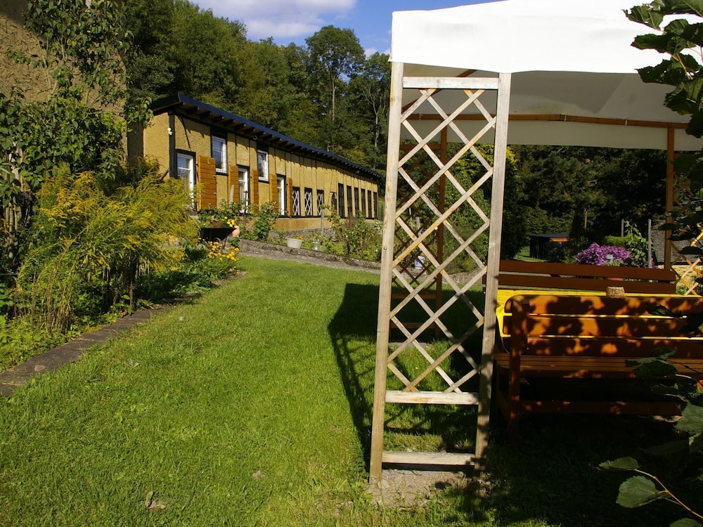 Idyllic Studio Apartment Near Kaifenheim and Near the Forest - Property Image 6