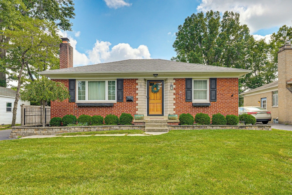 3 Mi to Ohio State: Updated Home w/ Yard!