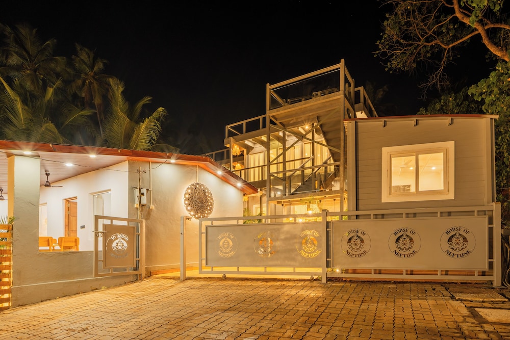ELIVAAS House of Neptune 1 BHK Boutique