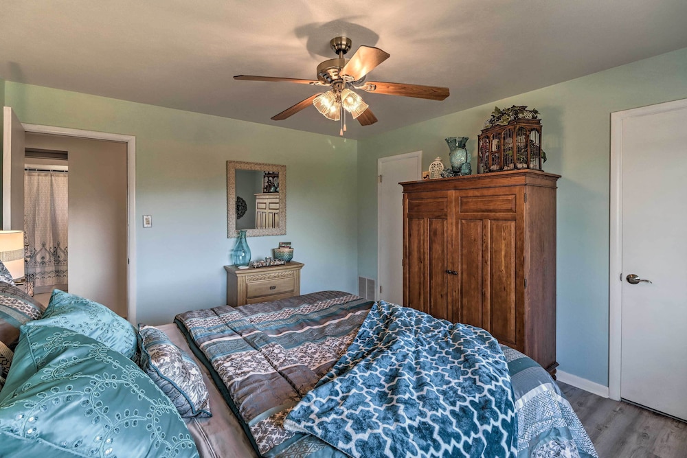 Large Home w/ Games: 4 Mi to Bull Shoals Lake! view 5