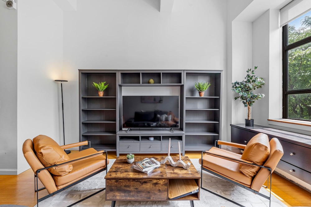 Barrow by Rove Travel 1BR Loft w Shared Roof