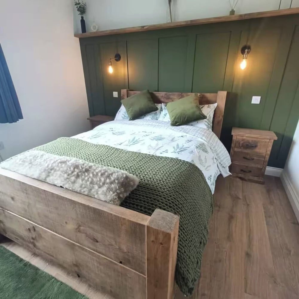 2-bed Coastal Cottage - Sleeps 4 - Pet Friendly