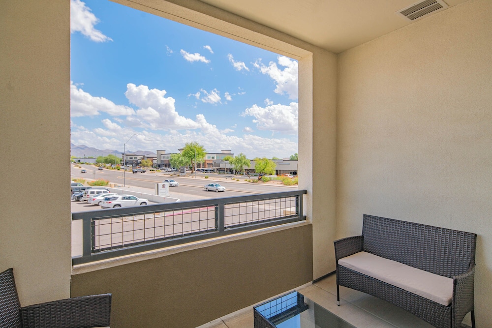 ROVE LIVING/KB - Scottsdale Grand