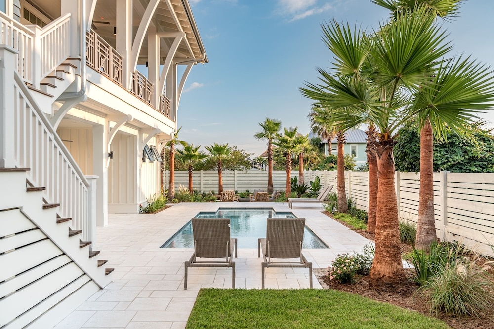 Rooftop Deck Gulf View Pool Firepit Walk to Beach Rosemary Beach