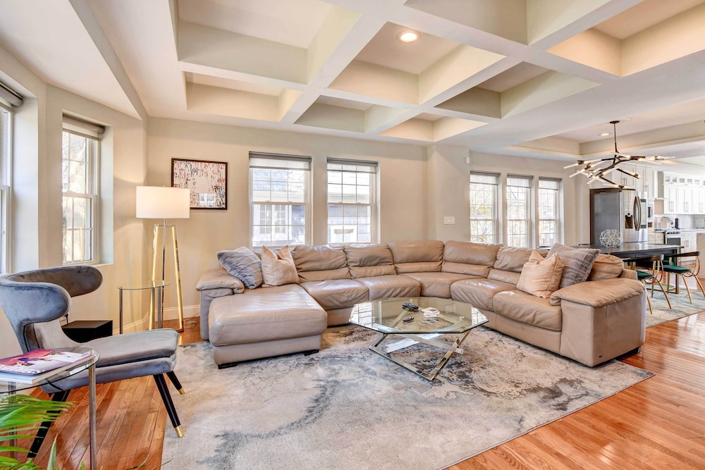 Updated Baltimore Home 8 Mi to Downtown! - Property Image 2