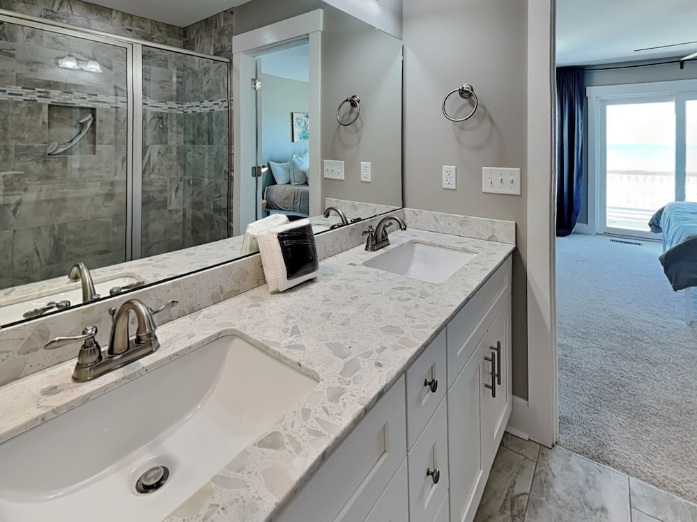 Next to Sea Gallery by Topsail Realty