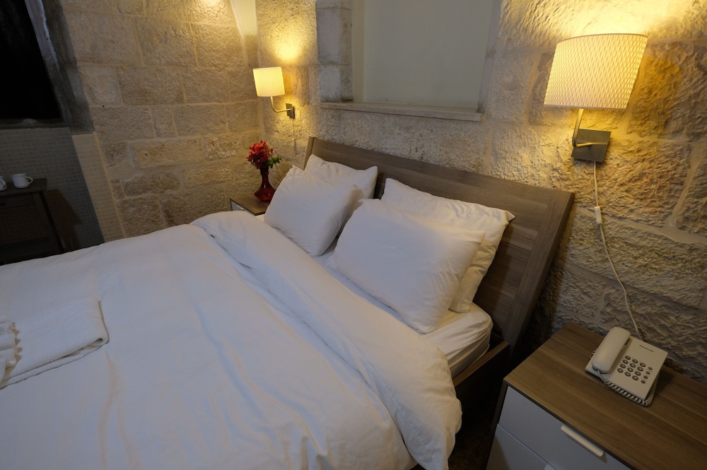 St. George’s Cathedral Pilgrim Guesthouse – Jerusalem