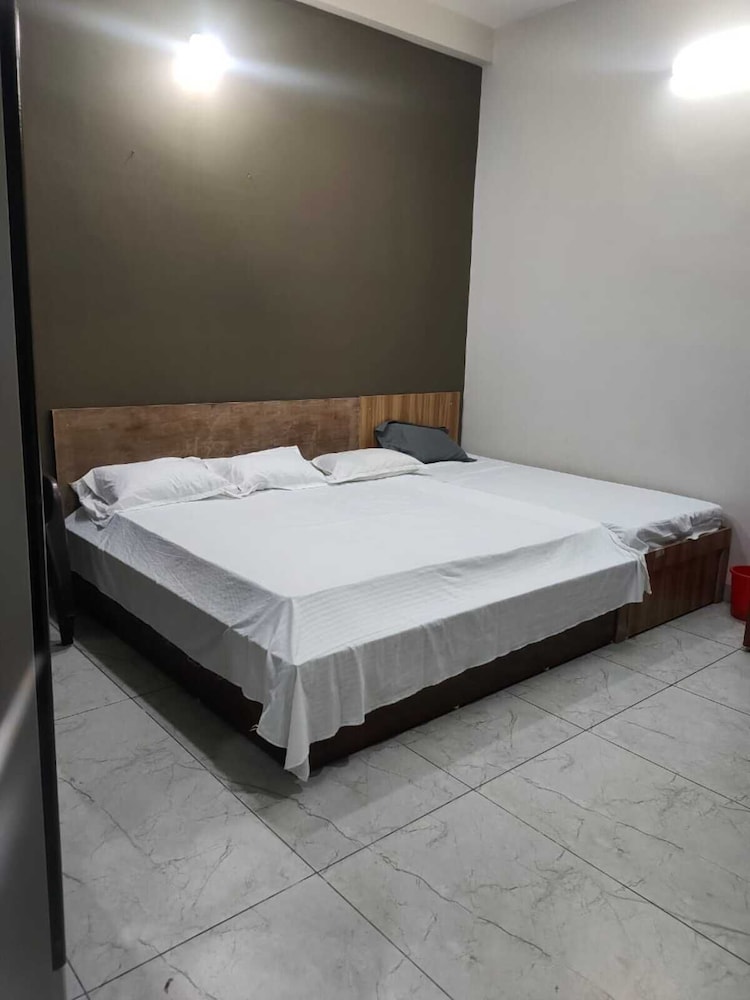 Shreeram guest house