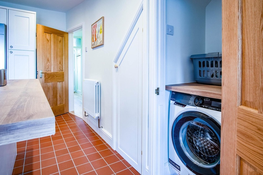 Woodville Road - 2 Bedroom House - Mumbles