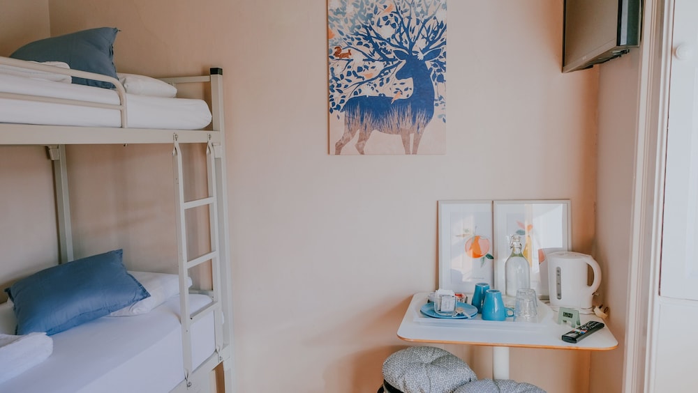 Gardiner House Hostel
