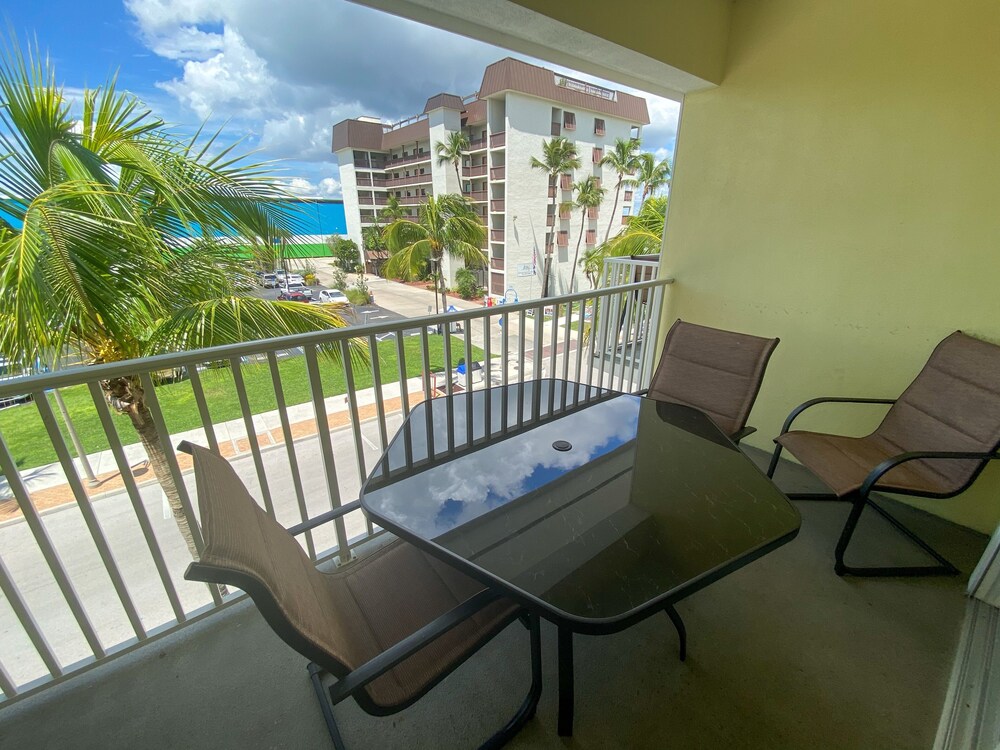 Harbour House At The Inn Unit 305 2 Bedroom Condo by RedAwning