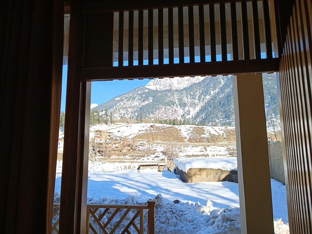 Room in Chalet - Woodridge Cottages Kalam
