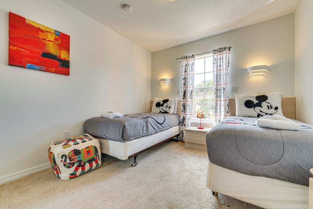 Townhouse in Lake Berkley Resort! 5 Mi to Old Town