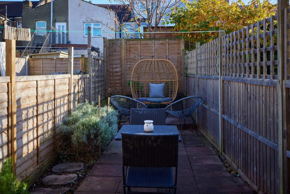 outdoor bbq area