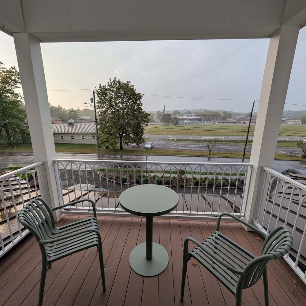 Parkway House Goshen Bed & Breakfast