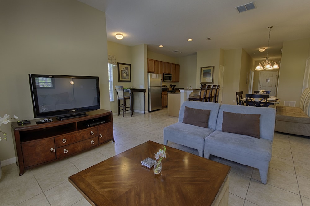 7BR Pool Home Emerald Island by SHV-8409