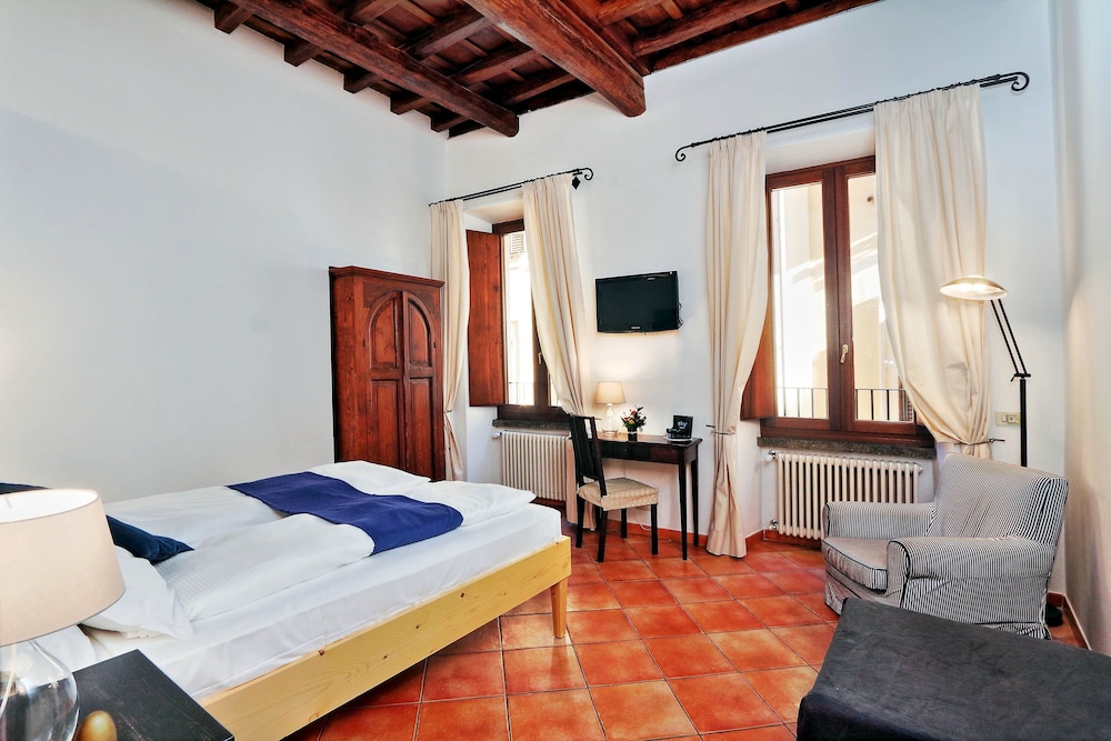 PALAZZO OLIVIA - RESIDENZA LEUTARI