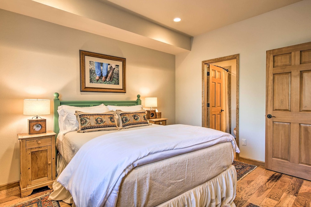 Lake & Mountain Views: Stunning Estes Park Home!