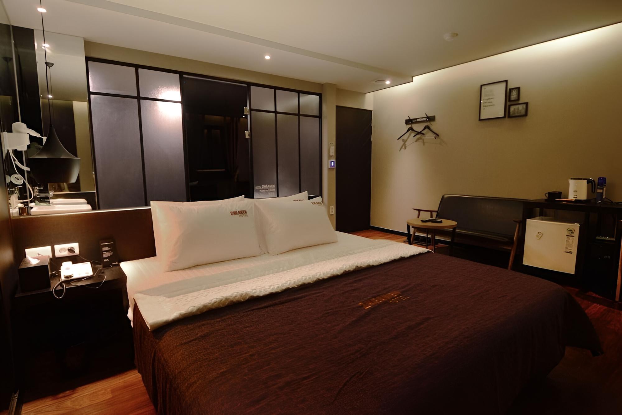 Busan Deokcheon 2heaven Hotel, Busan - 10
