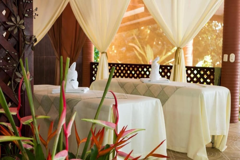 Aninga Lodge