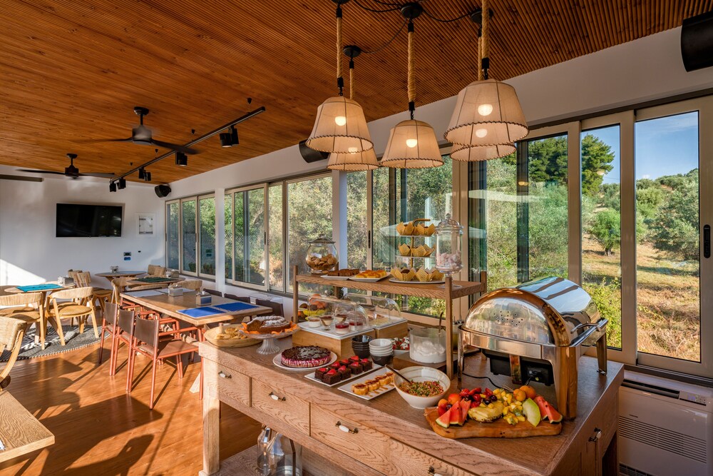 Anthemion Suites & Villas