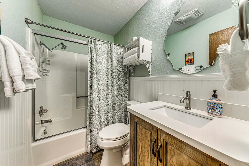 15 Mi to Ski Apache: Getaway w/ Balcony in Ruidoso