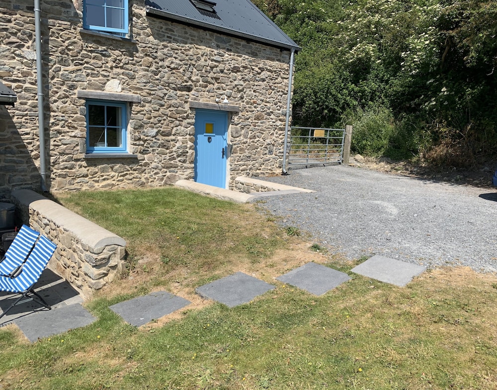 Dolwylan Barn