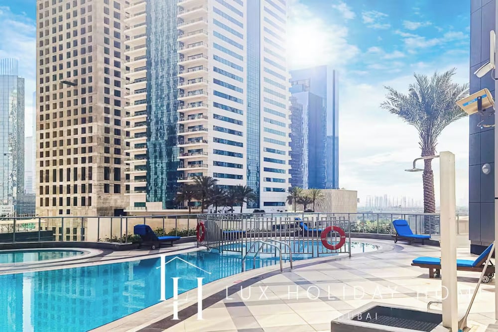 LUX The Dubai Marina View Suite 2