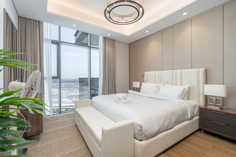 Fabulous and Spacious 2BR in Nobles Tower
