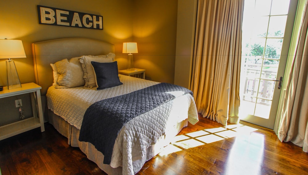 Rosemary Beach Rentals by Counts-Oakes