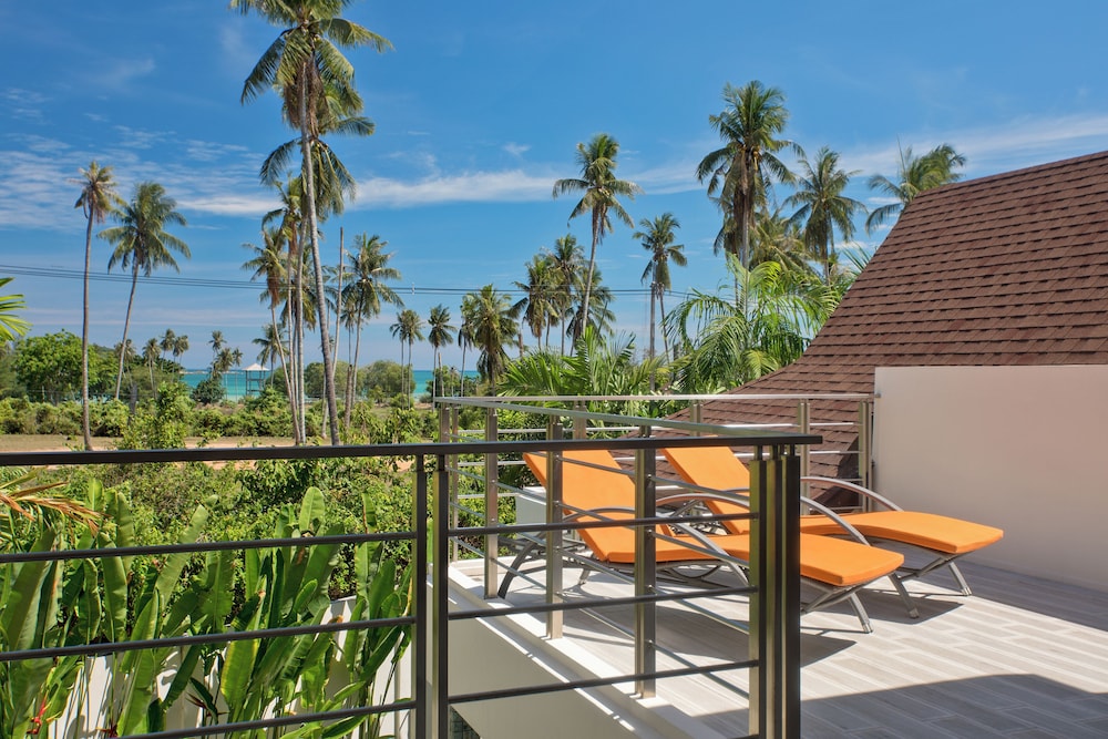Laem Ka Residence by Tropiclook
