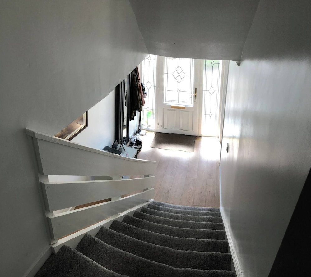 Limegrove Comfortable Three Bedroom House