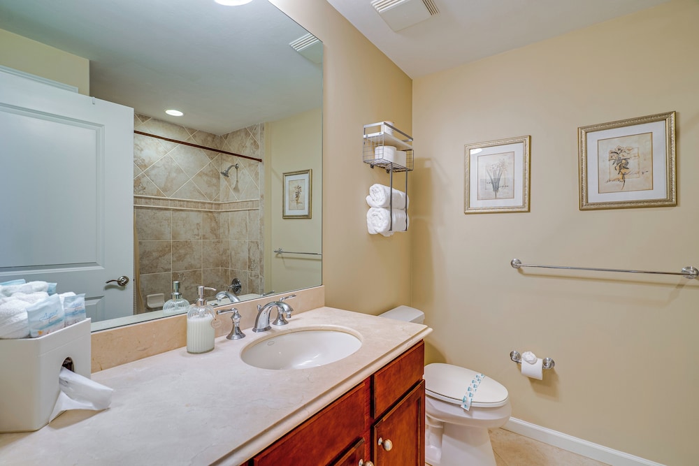 Walk to Marina + Restaurants: Cape Coral Escape!
