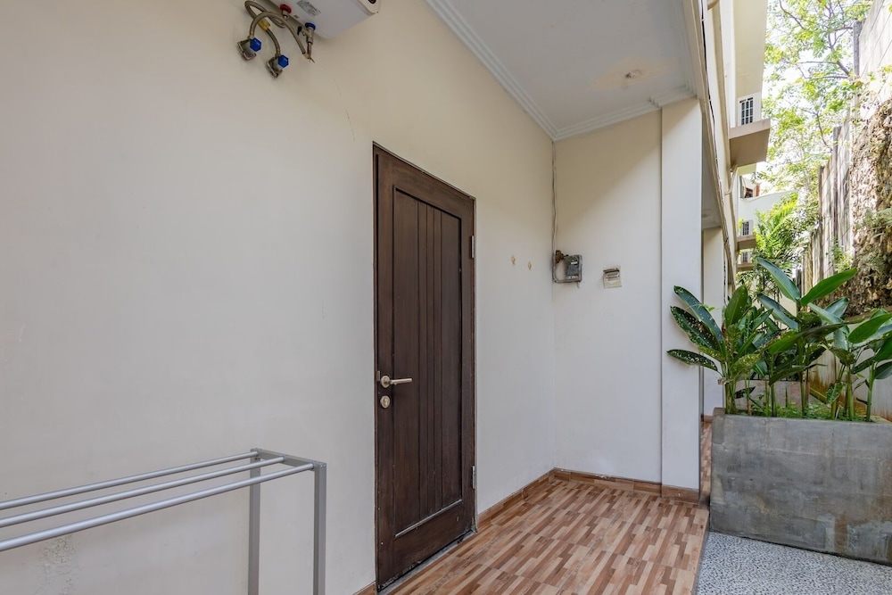 Kubu Deandari Guest House