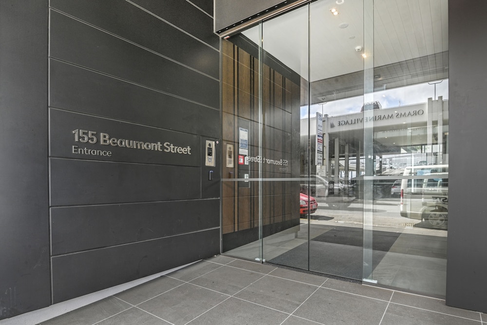 Chic contemporary in Wynyard Quarter view 2
