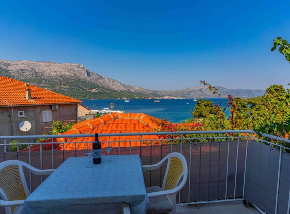 Sunset Tides Apartments With Terrace and Sea View