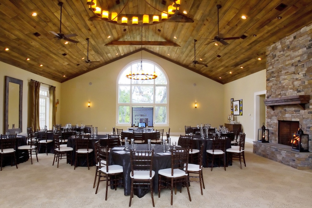 Inn at Willow Grove