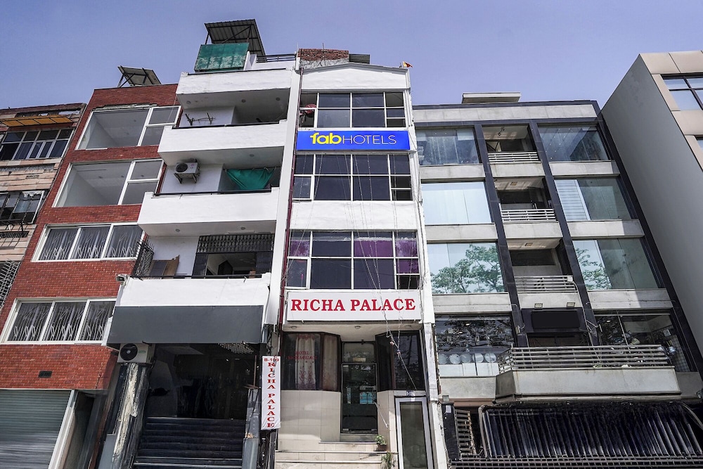 Fabhotel Richa Palace