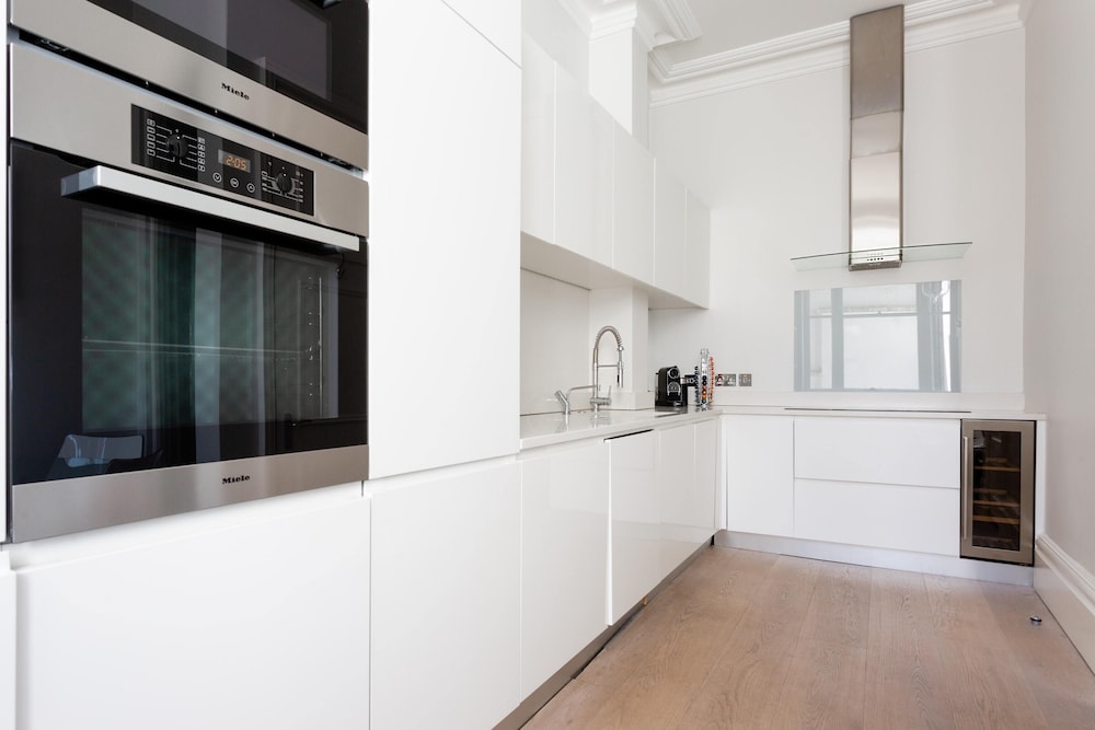 Gledhow Gardens Viii by Onefinestay