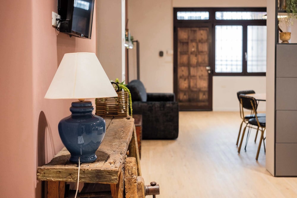 Loft Enrico Modern City pad in Historic Bologna