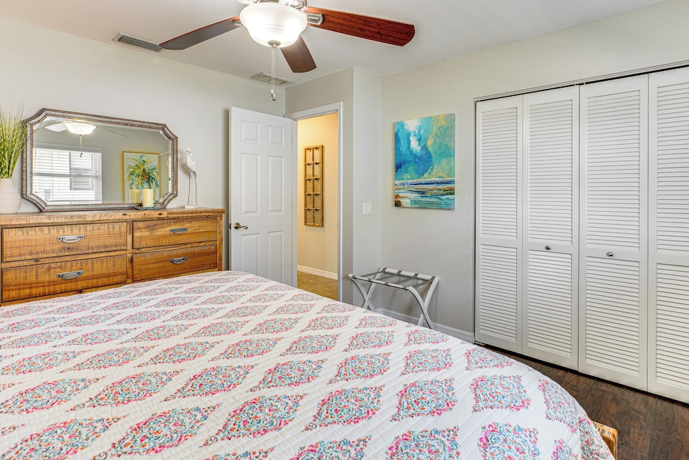 Heated Saltwater Pool & Dock: Port Charlotte Home
