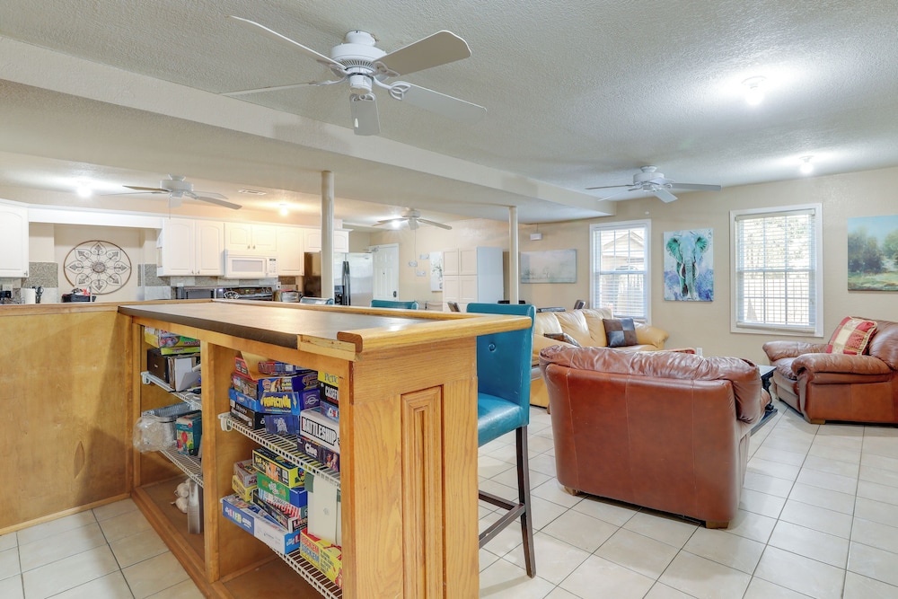 Pet-friendly Lilburn Duplex w/ Patio & Grills!